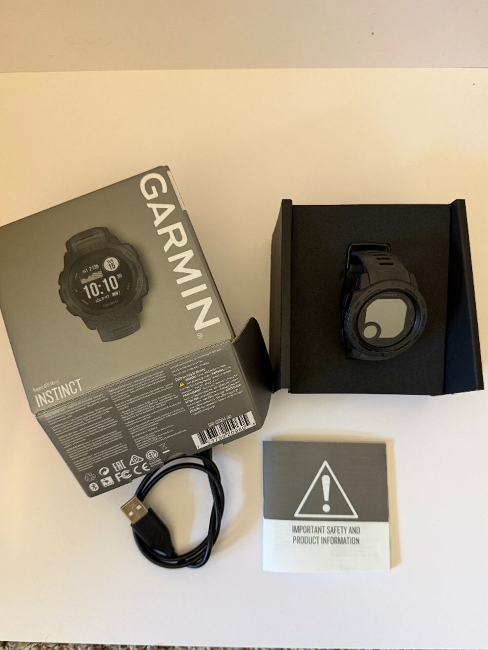 GARMIN Instinct GPS 35.56mm Graphite Gray Fiber-Reinforced Polymer Case w Strap